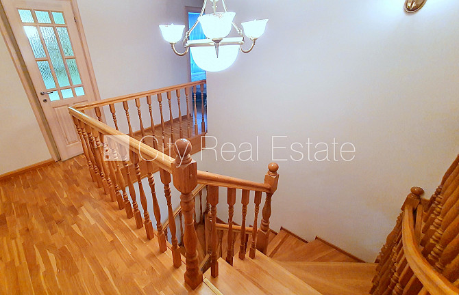 Частный дом, благоустроенный озеленённый двор, гараж на одну машину, две терассы, Юрмала - изображение 14