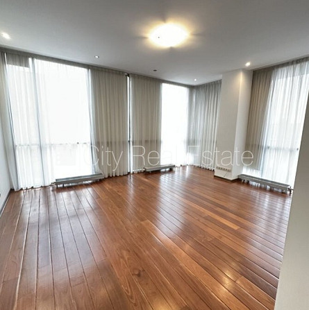 Новостройка, фасадный дом, благоустроенный озеленённый двор, закрытая Рига - изображение 12