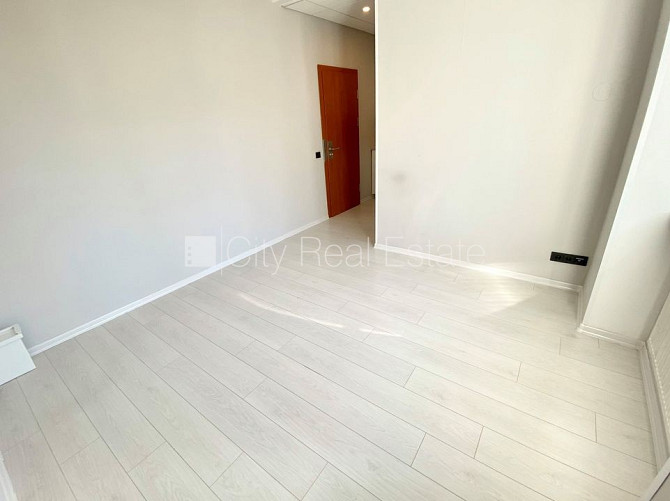 Fasādes māja, renovēta māja, slēgts pagalms, ieeja no ielas, ir lifts, kāpņu telpa pēc Rīga - foto 2