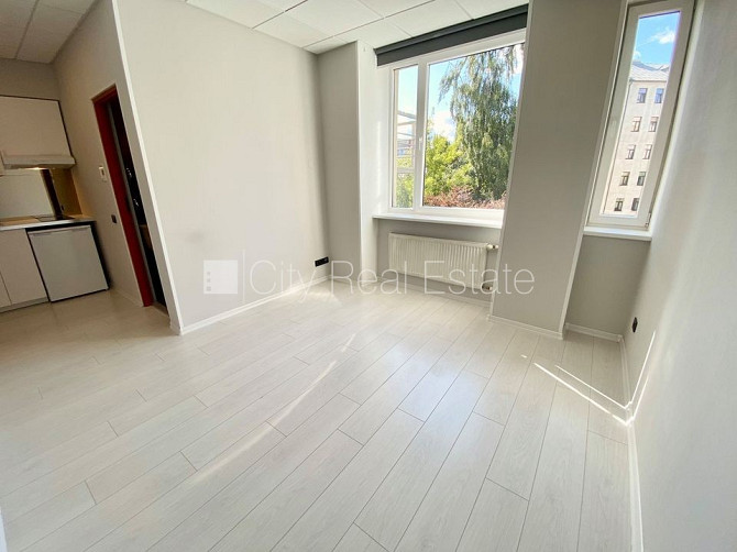 Fasādes māja, renovēta māja, slēgts pagalms, ieeja no ielas, ir lifts, kāpņu telpa pēc Rīga - foto 3