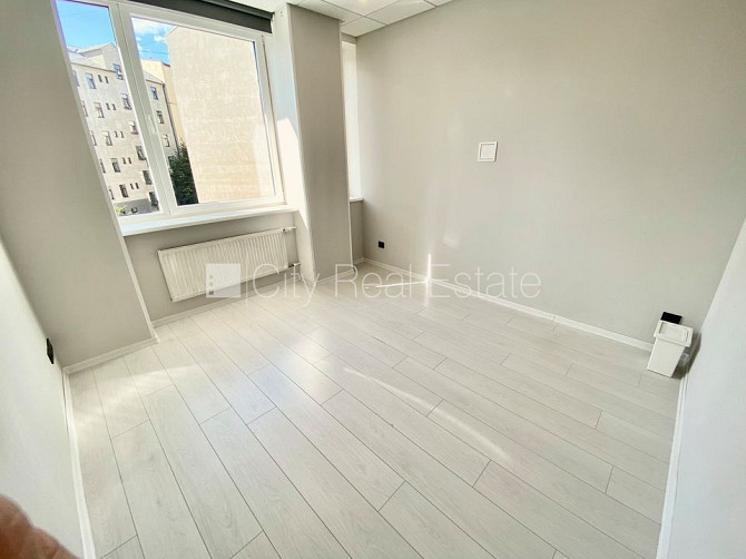 Fasādes māja, renovēta māja, slēgts pagalms, ieeja no ielas, ir lifts, kāpņu telpa pēc Rīga - foto 1