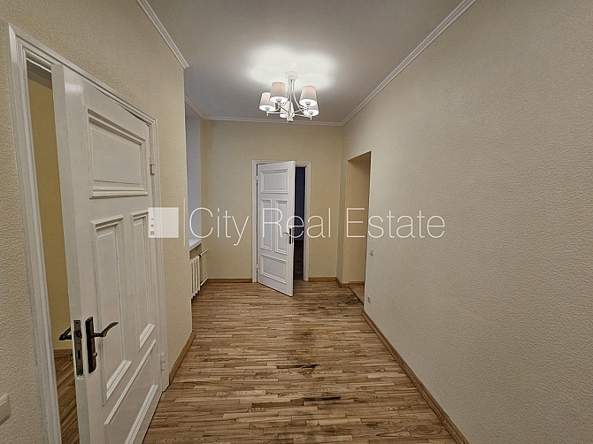 Фасадный дом, реставрированный дом, благоустроенная озеленённая территория, Рига - изображение 14