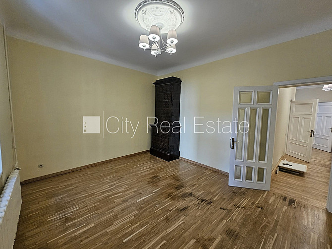 Фасадный дом, реставрированный дом, благоустроенная озеленённая территория, Рига - изображение 6