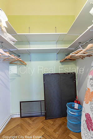 Фасадный дом, благоустроенный озеленённый двор, лестничная клетка после Рига - изображение 9