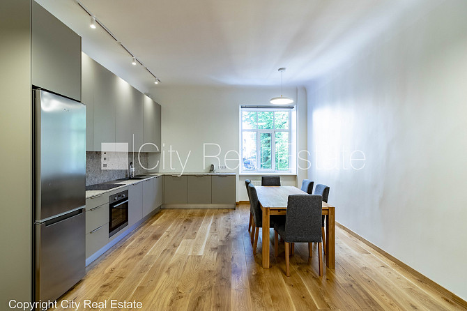 Фасадный дом, благоустроенный озеленённый двор, лестничная клетка после Рига - изображение 3