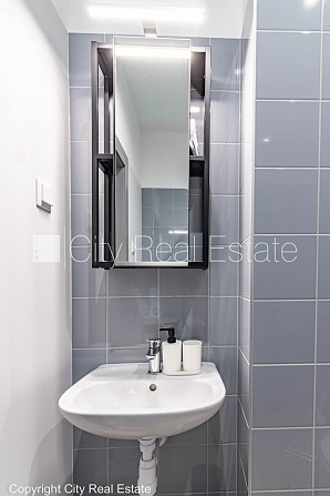 Фасадный дом, реновированный дом, благоустроенная озеленённая территория, лифт, Рига - изображение 10