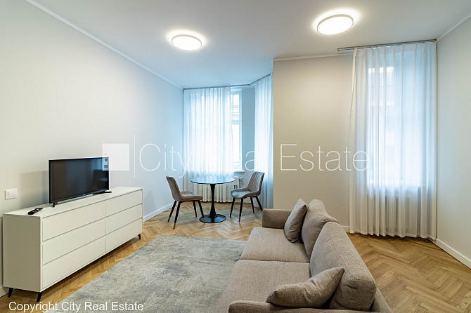 Фасадный дом, реновированный дом, благоустроенная озеленённая территория, лифт, Рига - изображение 3