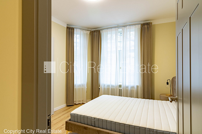 Фасадный дом, реновированный дом, благоустроенная озеленённая территория, лифт, Рига - изображение 8