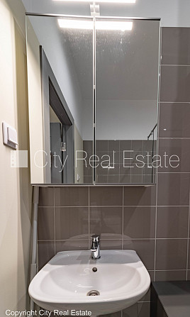 Фасадный дом, реновированный дом, благоустроенная озеленённая территория, лифт, Рига - изображение 13