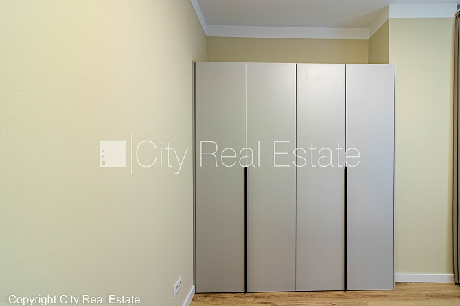 Фасадный дом, реновированный дом, благоустроенная озеленённая территория, лифт, Рига - изображение 16