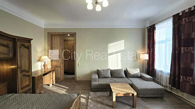 Fasādes māja, slēgts pagalms, iespēja nomāt autostāvvietu, ieeja no pagalma, logi vērsti Rīga - foto 18