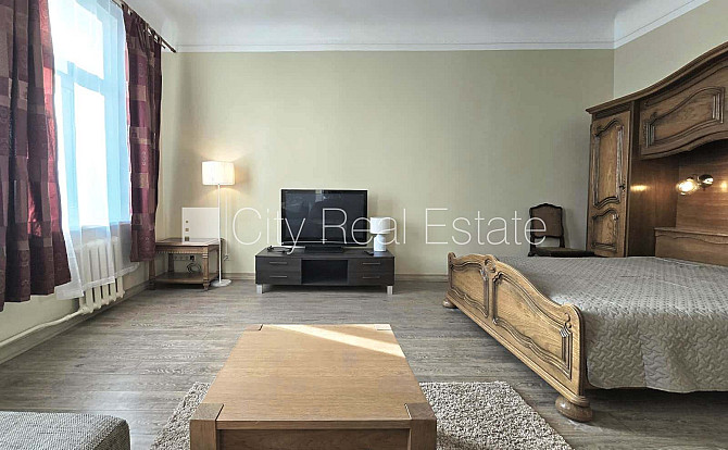 Fasādes māja, slēgts pagalms, iespēja nomāt autostāvvietu, ieeja no pagalma, logi vērsti Rīga - foto 15