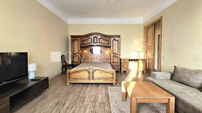 Fasādes māja, slēgts pagalms, iespēja nomāt autostāvvietu, ieeja no pagalma, logi vērsti Rīga - foto 17