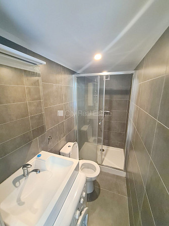 Здание во дворе, реновированный дом, закрытый двор, вход с улицы и со двора, Рига - изображение 10