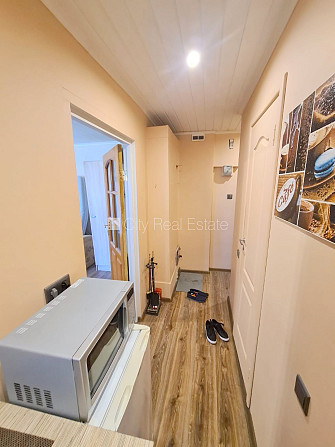 Здание во дворе, место для машины, вход со двора, окна выходят во двор, Рига - изображение 16