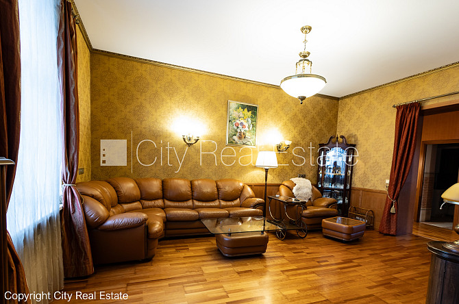 Renovēta māja, maksas stāvvieta, ir lifts, guļamistabu skaits 1 gab., viesistaba, viena istaba Rīga - foto 3