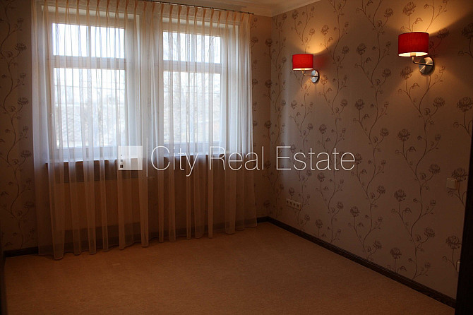 Privātmāja, labiekārtota apzaļumota teritorija, iežogota teritorija, teritorijas iebrauktuves Jūrmala - foto 6