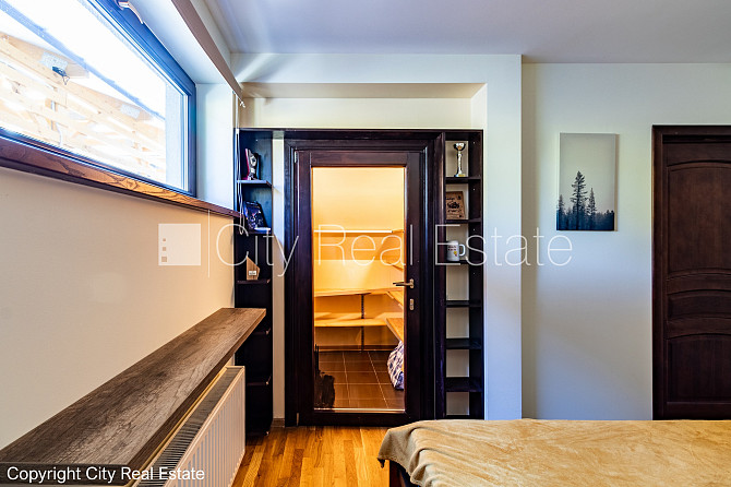 Privātmāja, labiekārtota apzaļumota teritorija, iežogota teritorija, teritorijas iebrauktuves Rīga - foto 11