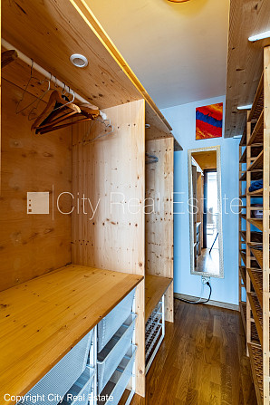 Privātmāja, labiekārtota apzaļumota teritorija, iežogota teritorija, teritorijas iebrauktuves Rīga - foto 14