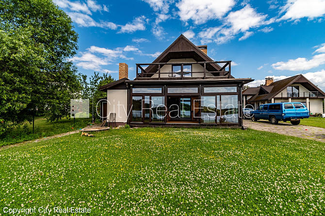 Privātmāja, labiekārtota apzaļumota teritorija, iežogota teritorija, teritorijas iebrauktuves Rīga - foto 2