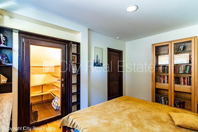 Privātmāja, labiekārtota apzaļumota teritorija, iežogota teritorija, teritorijas iebrauktuves Rīga - foto 10