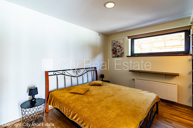 Privātmāja, labiekārtota apzaļumota teritorija, iežogota teritorija, teritorijas iebrauktuves Rīga - foto 8