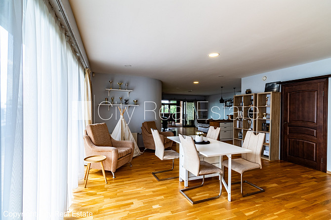 Privātmāja, labiekārtota apzaļumota teritorija, iežogota teritorija, teritorijas iebrauktuves Rīga - foto 3