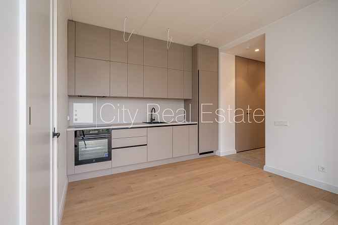 Рядный дом, благоустроенная озеленённая территория, закрытая территория, место Рига - изображение 11