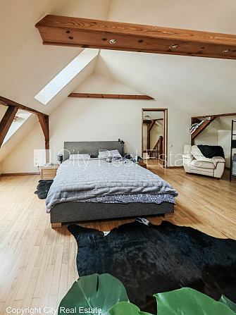 Zeme īpašumā, fasādes māja, restaurēta māja, labiekārtots apzaļumots pagalms, slēgts Rīga - foto 19