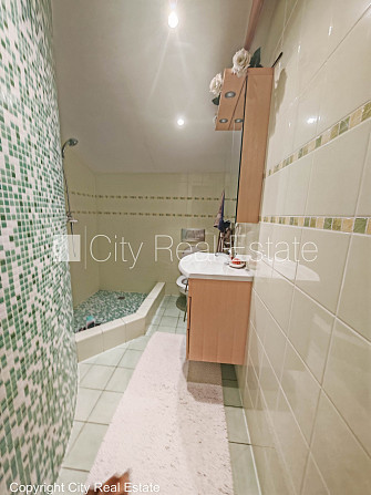 Fasādes māja, restaurēta māja, labiekārtots apzaļumots pagalms, slēgts pagalms, maksas Rīga - foto 17