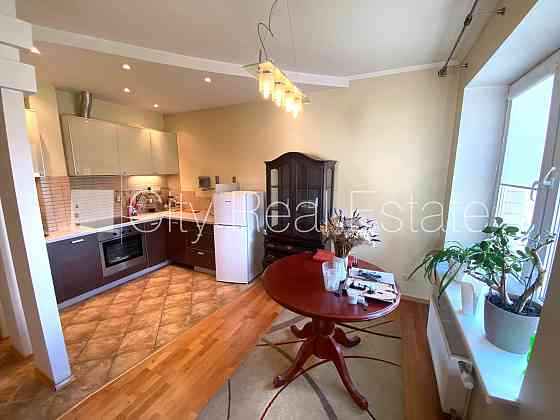 Проект - Ziedu muiža (Зиеду муйжа), благоустроенный озеленённый двор, подземная Rīga