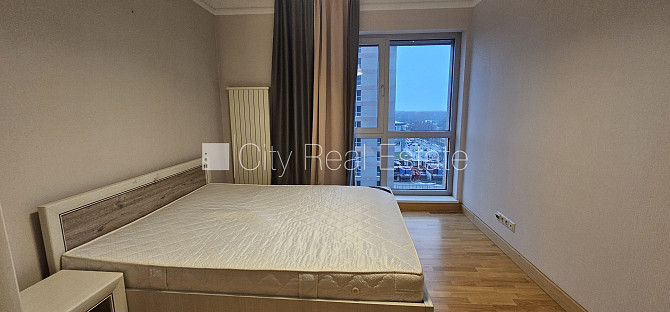 Jaunceltne, vieta vairākām automašīnām, iespēja nomāt pazemes autostāvvietu, pagalmā Rīga - foto 9