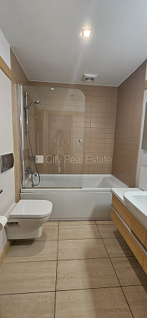 Jaunceltne, vieta vairākām automašīnām, iespēja nomāt pazemes autostāvvietu, pagalmā Rīga - foto 11