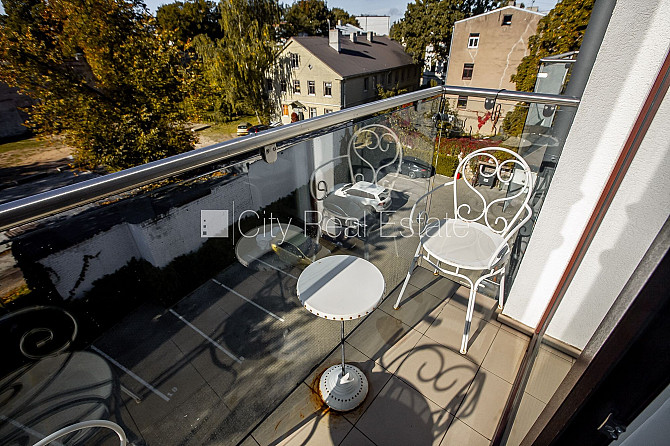 Jaunceltne, fasādes māja, slēgts pagalms, vieta automašīnai, ieeja no pagalma, kāpņu telpa Rīga - foto 9