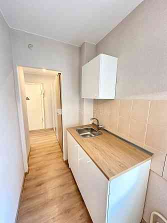 Дом во дворе, благоустроенная озеленённая территория, места для нескольких Rīga