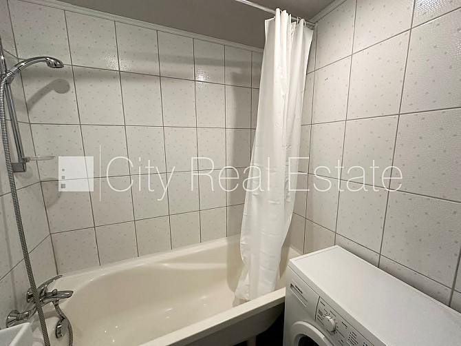 Pagalma māja, labiekārtota apzaļumota teritorija, vieta vairākām automašīnām, ieeja no Rīga - foto 12