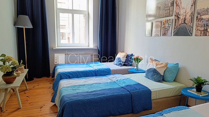 Pagalma ēka, renovēta māja, slēgts pagalms, ieeja no pagalma, kāpņu telpa pēc kosmētiskā Rīga - foto 5