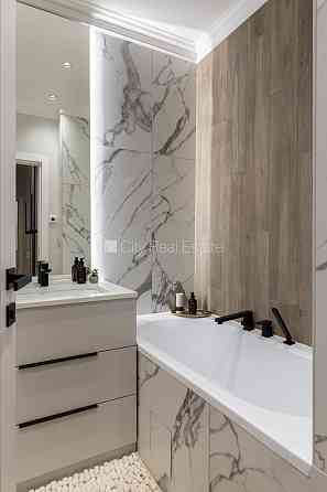 Новостройка, на подвальном этаже доступно кладовое помещение, территория Jūrmala