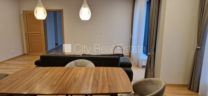 Pagalma ēka, renovēta māja, labiekārtots apzaļumots pagalms, iespēja nomāt autostāvvietu, Rīga - foto 2