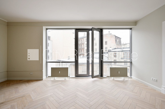 Projekts - Kalpaka Residence, ieeja no pagalma, balkons, terase, istabas izolētas 2 gab., istabas Rīga - foto 2