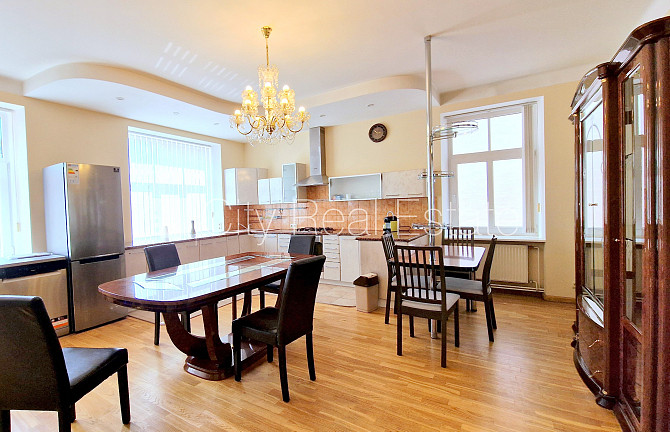 Земля в собственности, фасадный дом, реновированный дом, кирпичные стены, фасад с Рига - изображение 5