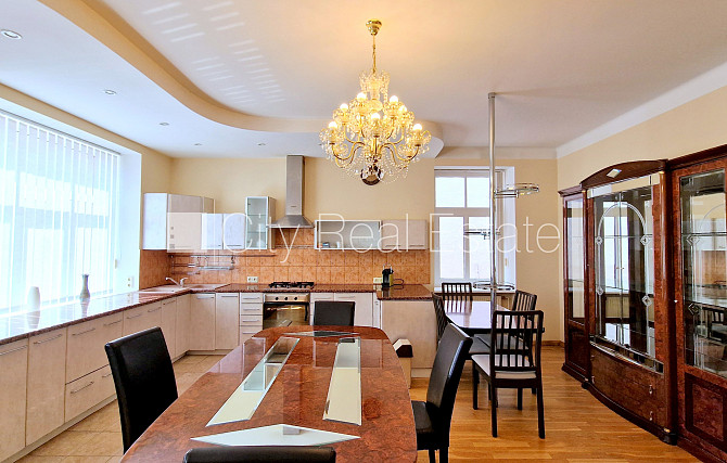 Земля в собственности, фасадный дом, реновированный дом, кирпичные стены, фасад с Рига - изображение 1