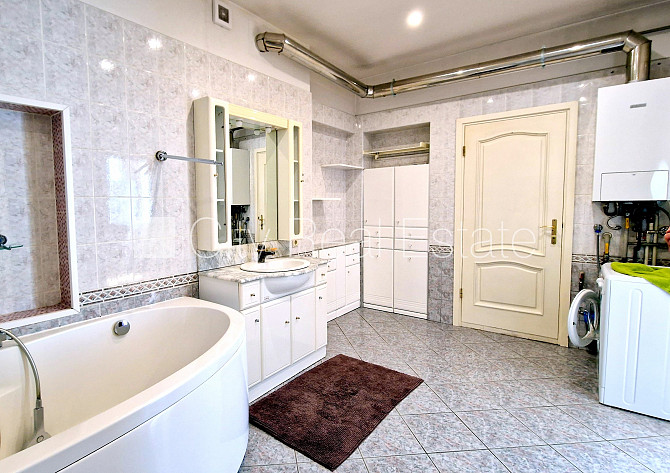 Земля в собственности, фасадный дом, реновированный дом, кирпичные стены, фасад с Рига - изображение 7