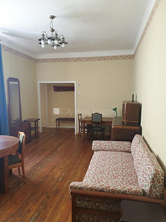 Дом во дворе, реновированный дом, благоустроенный озеленённый двор, закрытый Рига - изображение 2