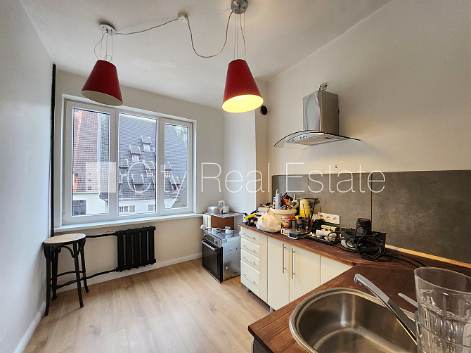 Фасадный дом, реновированный дом, подъездная дорога покрыта брущаткoй, одна Рига - изображение 9