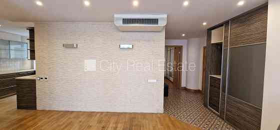 Проект - Centra Nams (Центра Намс), новостройка, фасадный дом, благоустроенная Рига