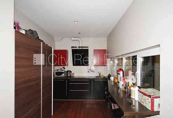 Земля в собственности, новостройка, лифт, лестничная клетка после капитального Rīga