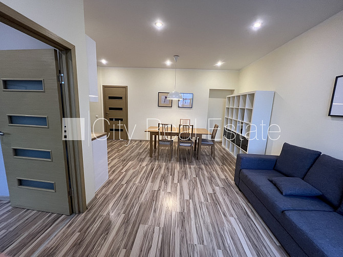 Fasādes māja, renovēta māja, labiekārtota apzaļumota teritorija, slēgts pagalms, iespēja Rīga - foto 3