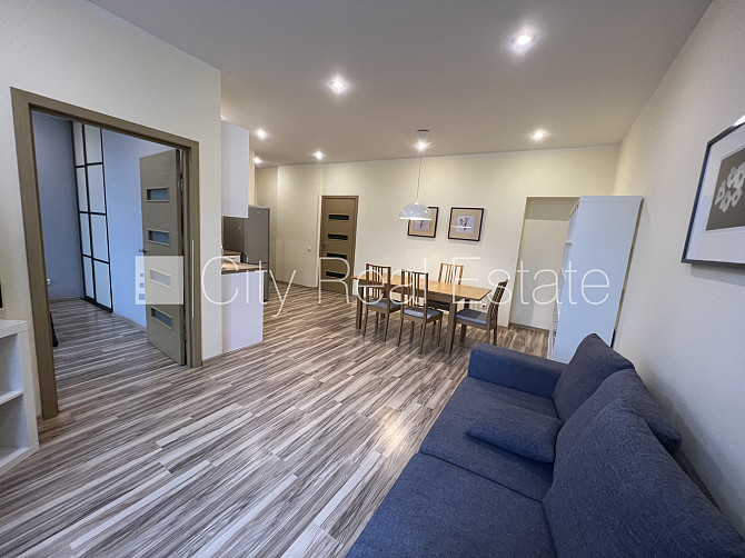 Fasādes māja, renovēta māja, labiekārtota apzaļumota teritorija, slēgts pagalms, iespēja Rīga - foto 2