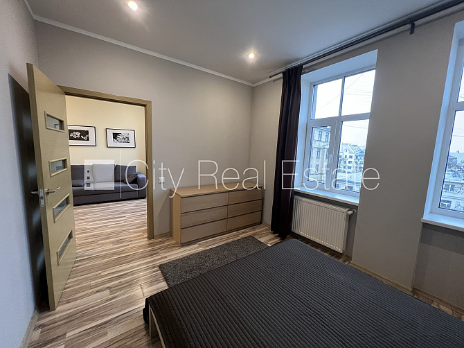 Fasādes māja, renovēta māja, labiekārtota apzaļumota teritorija, slēgts pagalms, iespēja Rīga - foto 9